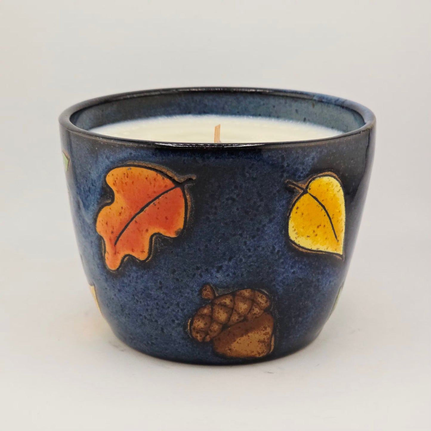 #26 Handmade stoneware candle - cinnamon spice